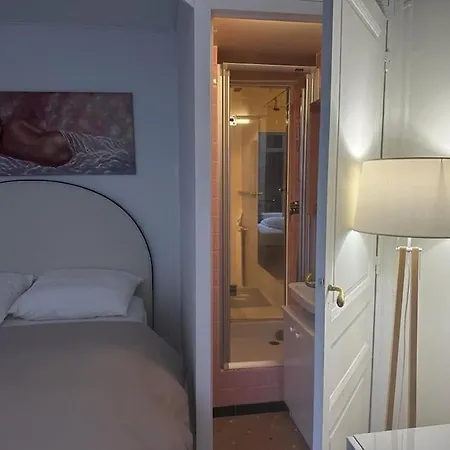 Elegant - Eiffel Tower Apartment